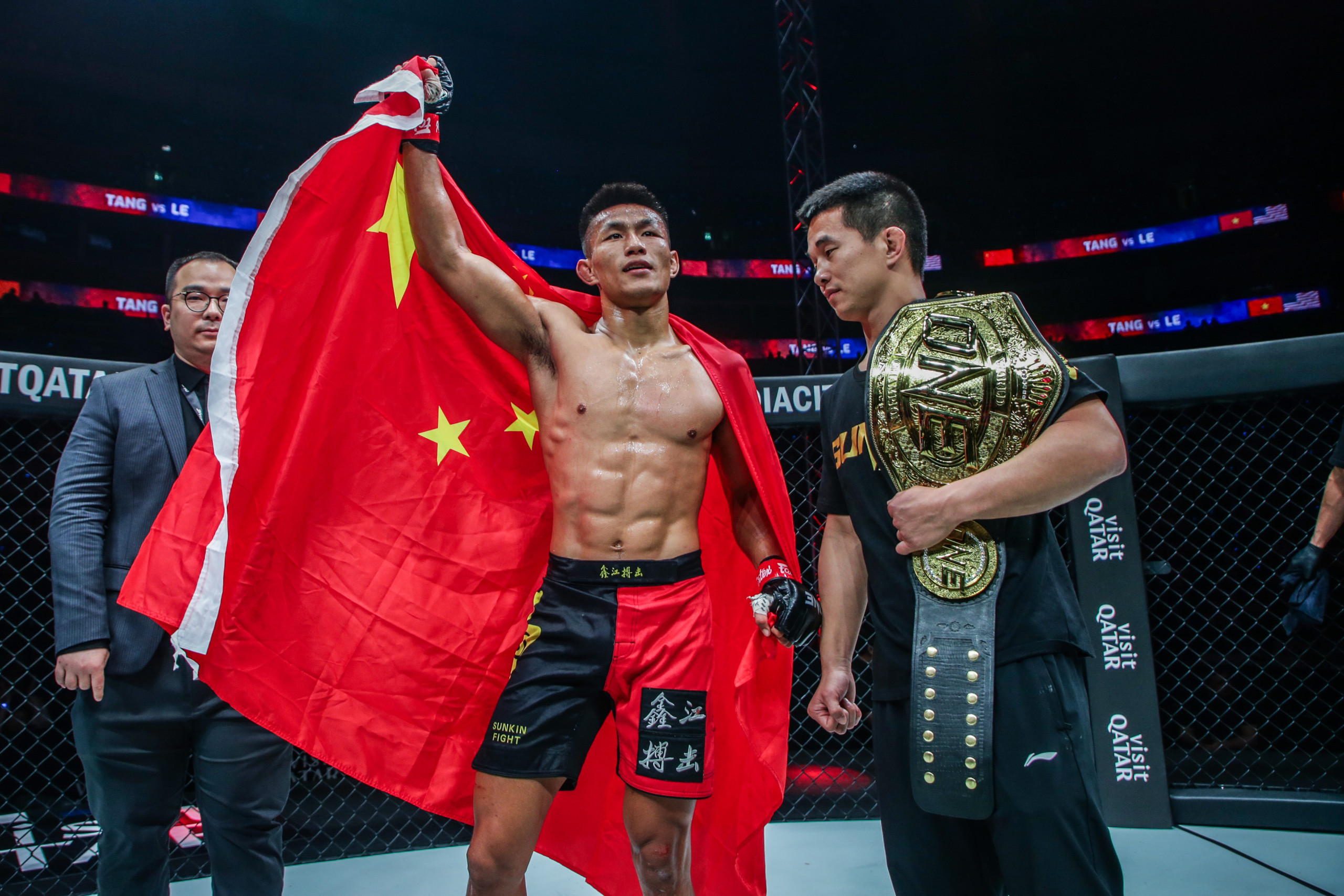 Tang Kai defeats Thanh Le to unify ONE Featherweight MMA World Title